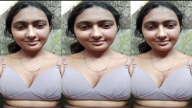 Beautiful Horny Gf Showing – And Fingering Asshole Video