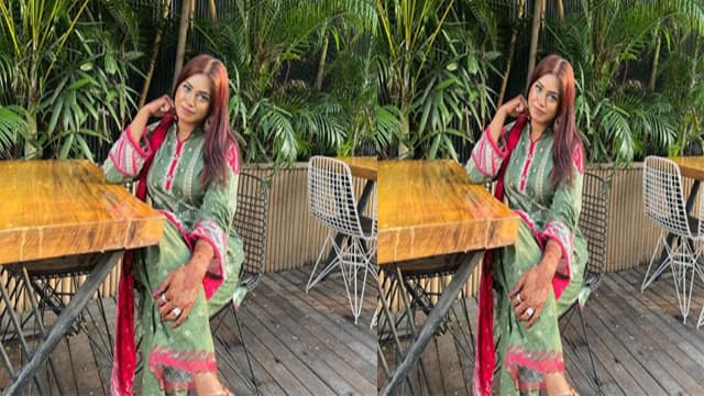 Desi Mal Sumaiya Blowjob And Threesome Fuck
